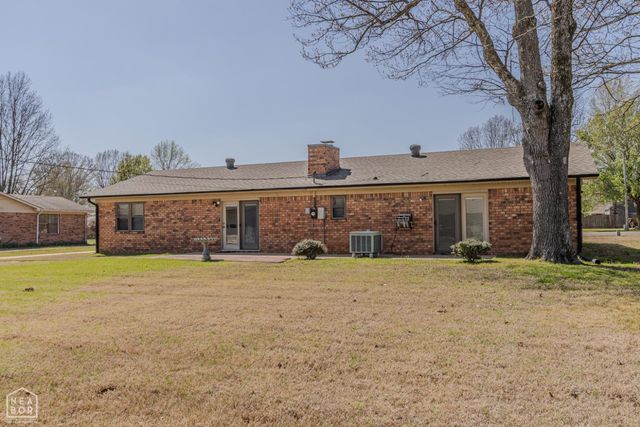 601 Rosewood Drive, Paragould, AR 72450