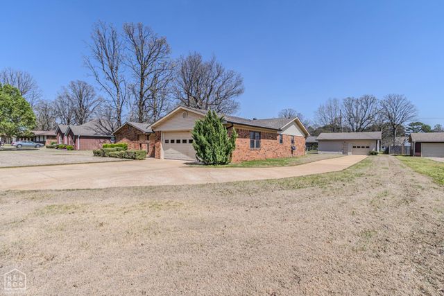 601 Rosewood Drive, Paragould, AR 72450