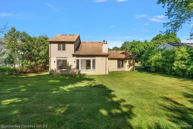 37224 Chesapeake Road, Farmington Hills, MI 48335