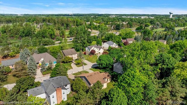 37224 Chesapeake Road, Farmington Hills, MI 48335