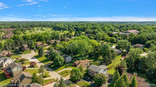 37224 Chesapeake Road, Farmington Hills, MI 48335