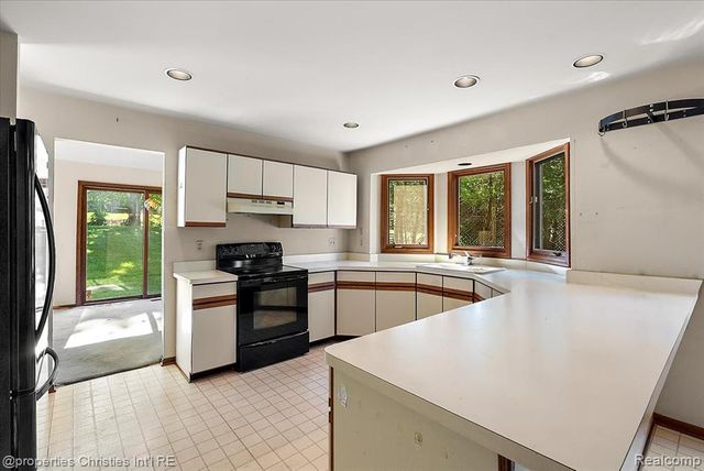 37224 Chesapeake Road, Farmington Hills, MI 48335