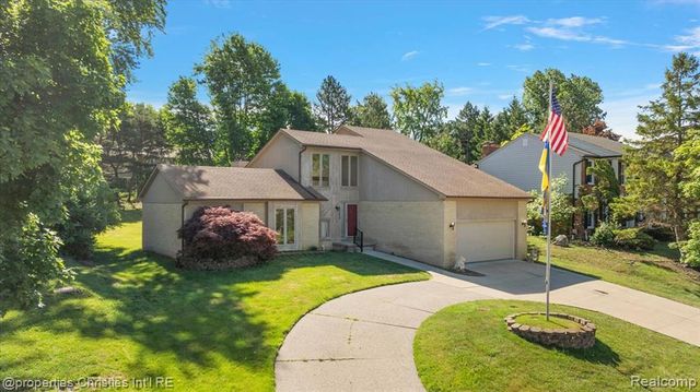 37224 Chesapeake Road, Farmington Hills, MI 48335