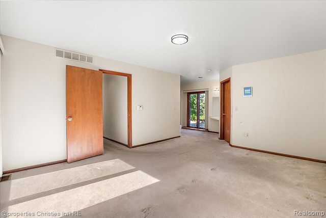 37224 Chesapeake Road, Farmington Hills, MI 48335