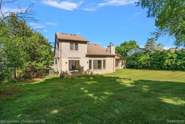 37224 Chesapeake Road, Farmington Hills, MI 48335