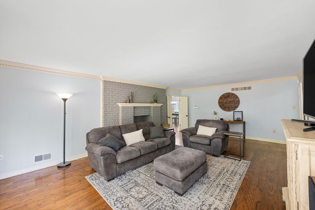 6631 POPLAR PIKE, Memphis, TN 38119