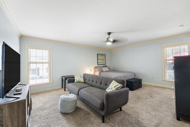 6631 POPLAR PIKE, Memphis, TN 38119