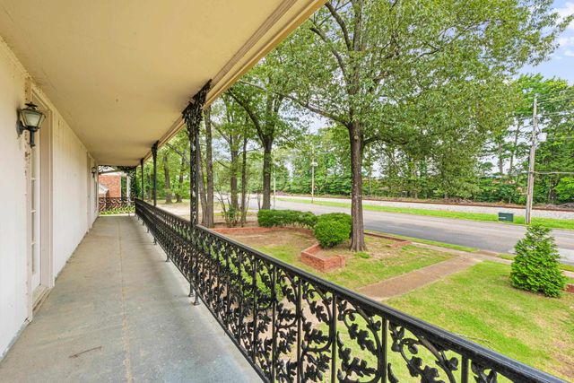 6631 POPLAR PIKE, Memphis, TN 38119