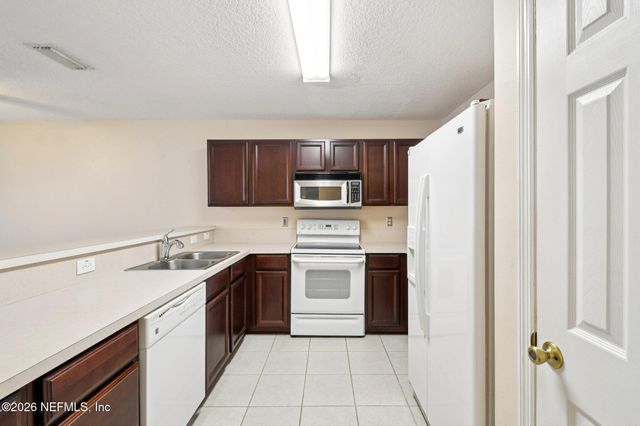 1500 CALMING WATER Drive 702, Fleming Island, FL 32003