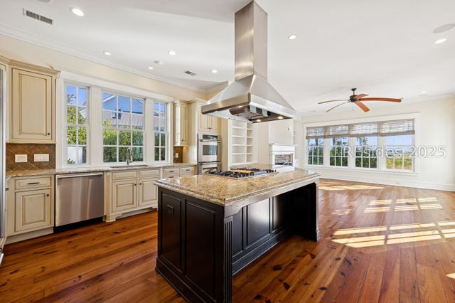 58 Captains Walk, Richmond Hill, GA 31324