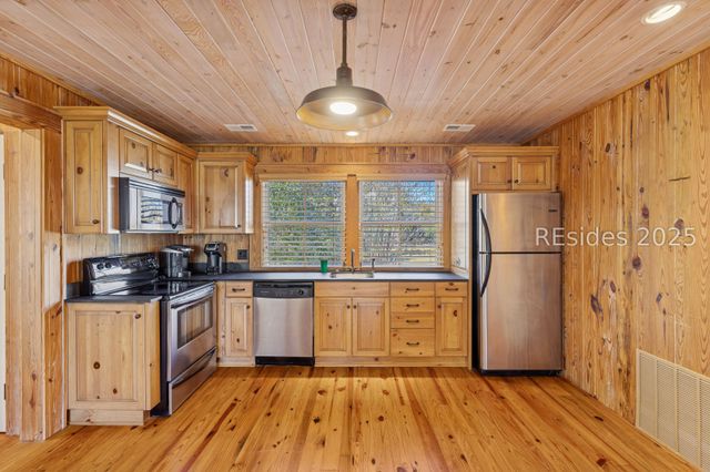 58 Captains Walk, Richmond Hill, GA 31324