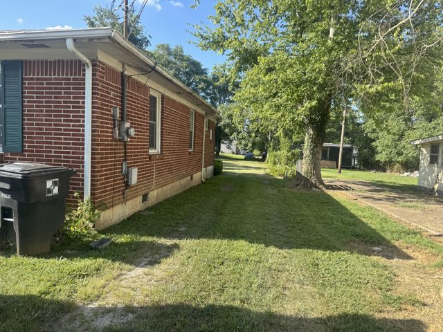 609 E 11th St, Columbia, TN 38401
