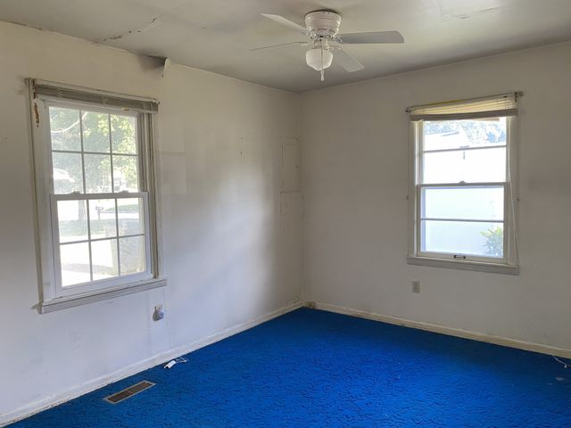 609 E 11th St, Columbia, TN 38401