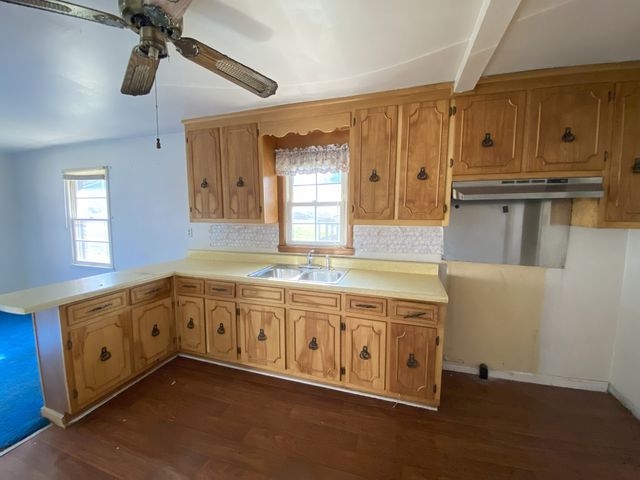 609 E 11th St, Columbia, TN 38401