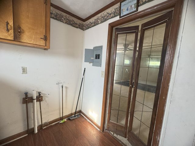 609 E 11th St, Columbia, TN 38401