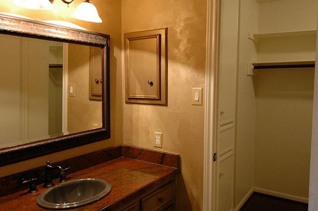 201 Vanderpool 64, Houston, TX 77024