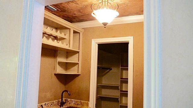 201 Vanderpool 64, Houston, TX 77024