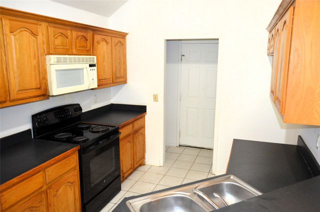 3112 Eastcrest Court, Fort Worth, TX 76105