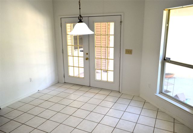 3112 Eastcrest Court, Fort Worth, TX 76105