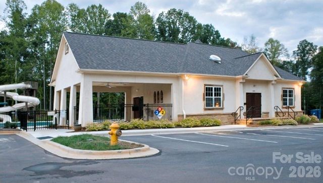 8238 Merryvale Lane, Charlotte, NC 28214