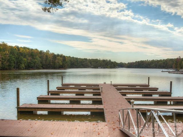 8238 Merryvale Lane, Charlotte, NC 28214