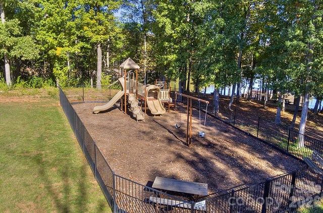 8238 Merryvale Lane, Charlotte, NC 28214