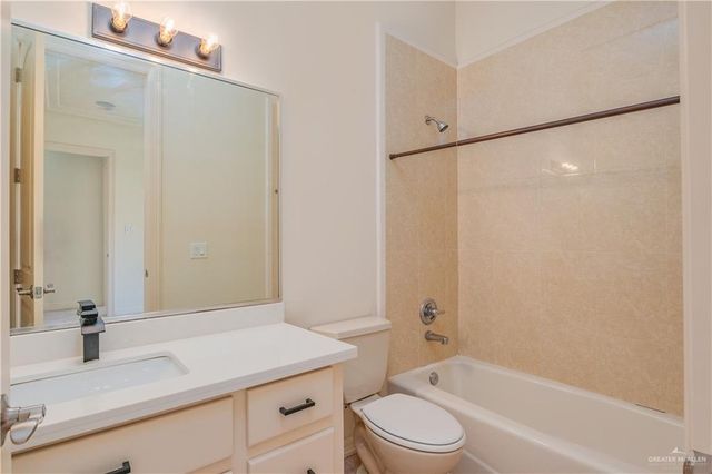 913 Keystone Drive, Mission, TX 78572