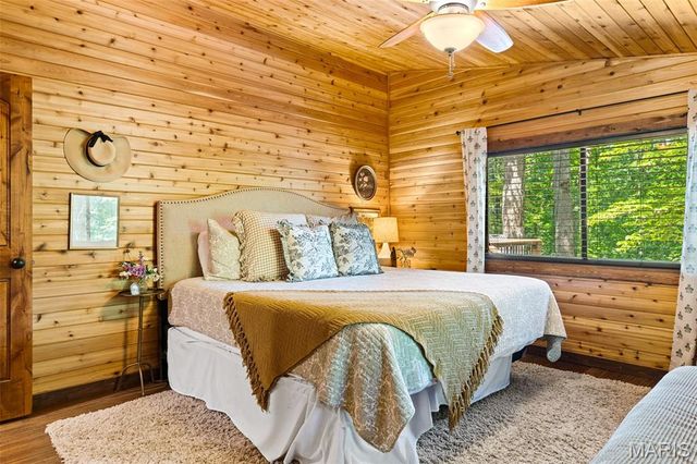 632 Wunderbar Point Drive, Innsbrook, MO 63390