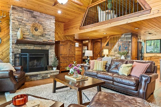 632 Wunderbar Point Drive, Innsbrook, MO 63390