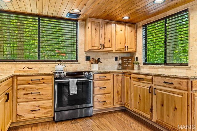 632 Wunderbar Point Drive, Innsbrook, MO 63390