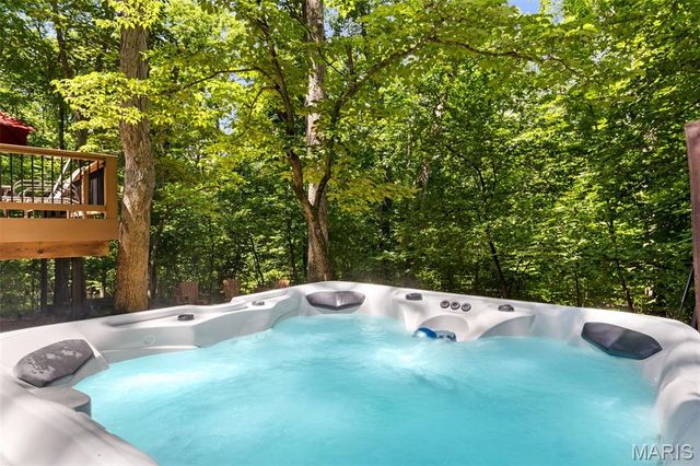 632 Wunderbar Point Drive, Innsbrook, MO 63390