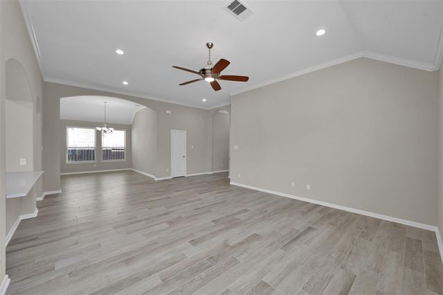 419 Stonebrook Lane, Conroe, TX 77304