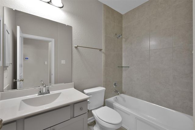 419 Stonebrook Lane, Conroe, TX 77304