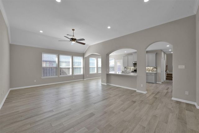 419 Stonebrook Lane, Conroe, TX 77304