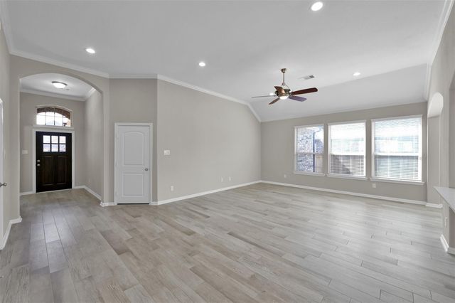 419 Stonebrook Lane, Conroe, TX 77304