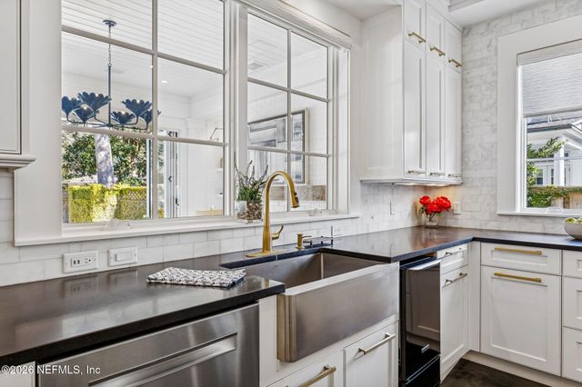 357 12TH Street, Atlantic Beach, FL 32233