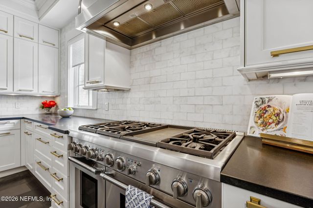 357 12TH Street, Atlantic Beach, FL 32233