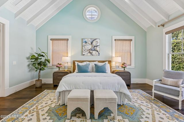 357 12TH Street, Atlantic Beach, FL 32233