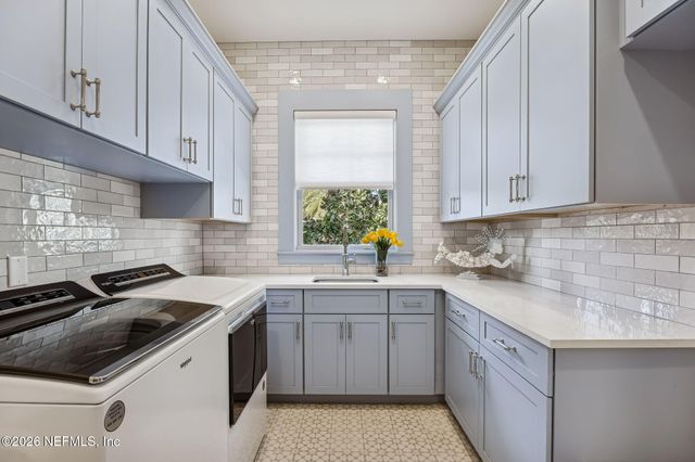 357 12TH Street, Atlantic Beach, FL 32233