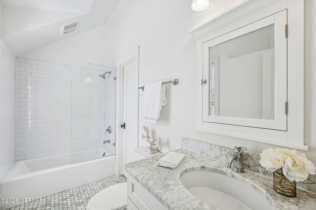 357 12TH Street, Atlantic Beach, FL 32233