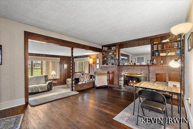 12524 Hoskins Avenue Ne, Algoma Twp, MI 49319