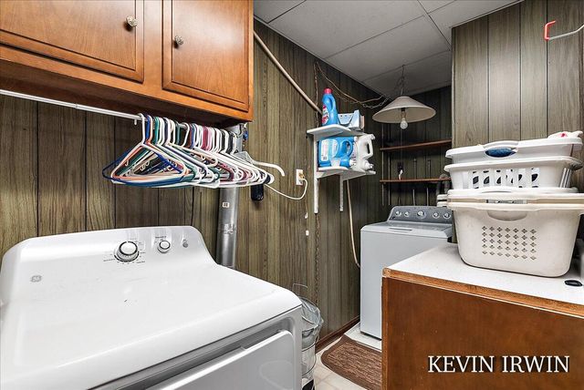 12524 Hoskins Avenue Ne, Algoma Twp, MI 49319