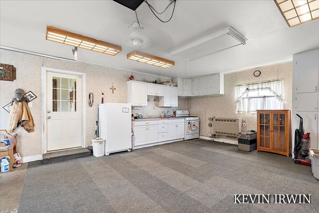 12524 Hoskins Avenue Ne, Algoma Twp, MI 49319