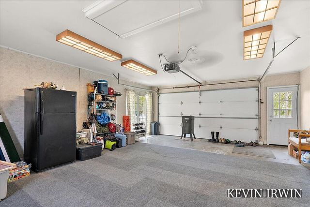 12524 Hoskins Avenue Ne, Algoma Twp, MI 49319