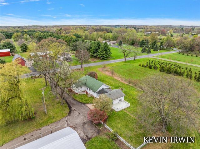 12524 Hoskins Avenue Ne, Algoma Twp, MI 49319