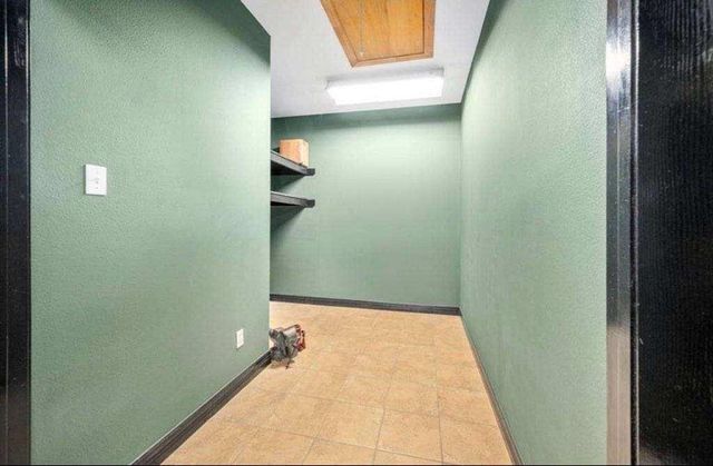 12402 Fisher Drive, Mont Belvieu, TX 77523