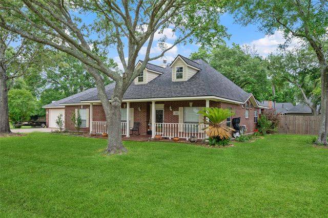 12402 Fisher Drive, Mont Belvieu, TX 77523