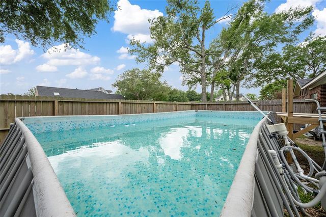 12402 Fisher Drive, Mont Belvieu, TX 77523