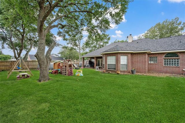 12402 Fisher Drive, Mont Belvieu, TX 77523
