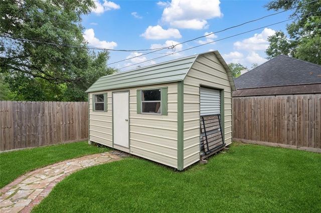 12402 Fisher Drive, Mont Belvieu, TX 77523